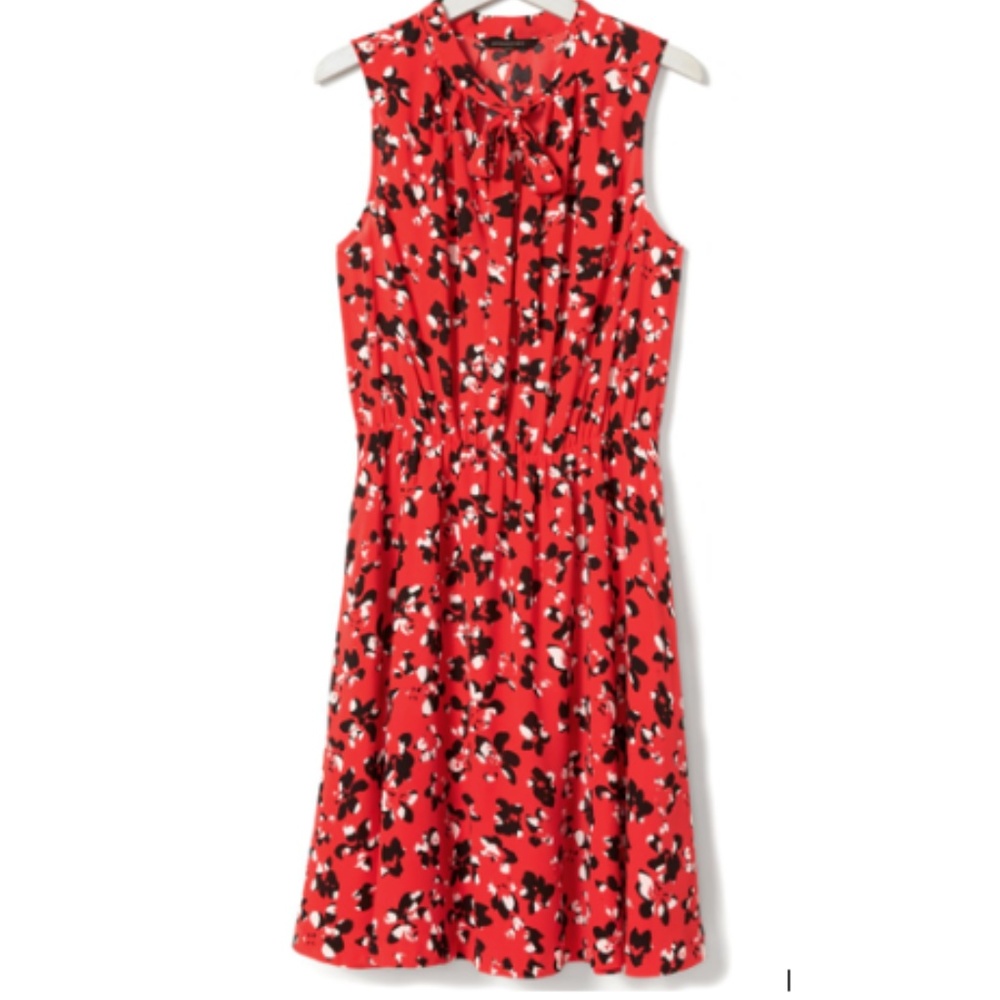 Gorgeous BR red sleeveless dress!